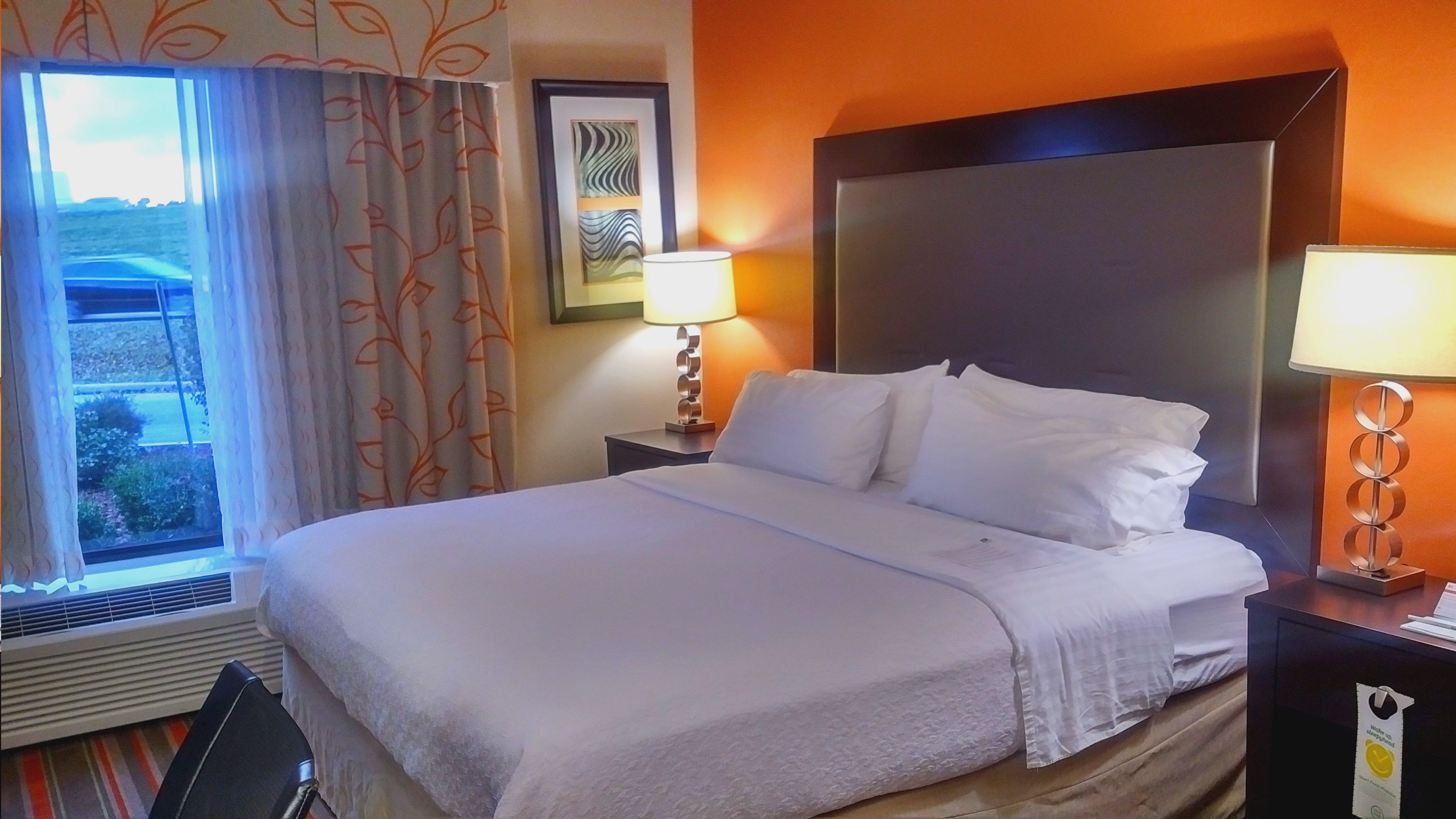 Holiday Express & By Ihg